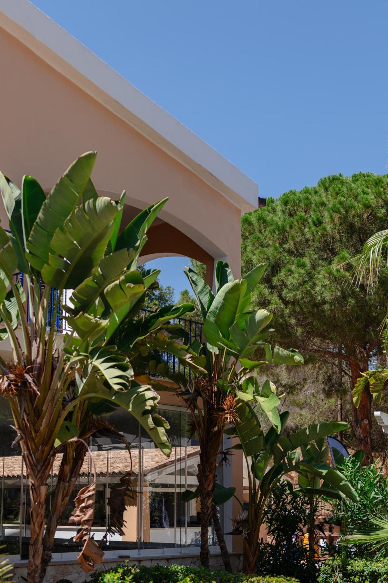 Hotel Amareclub Rocca Dorada Santa Margherita di Pula Exterior foto